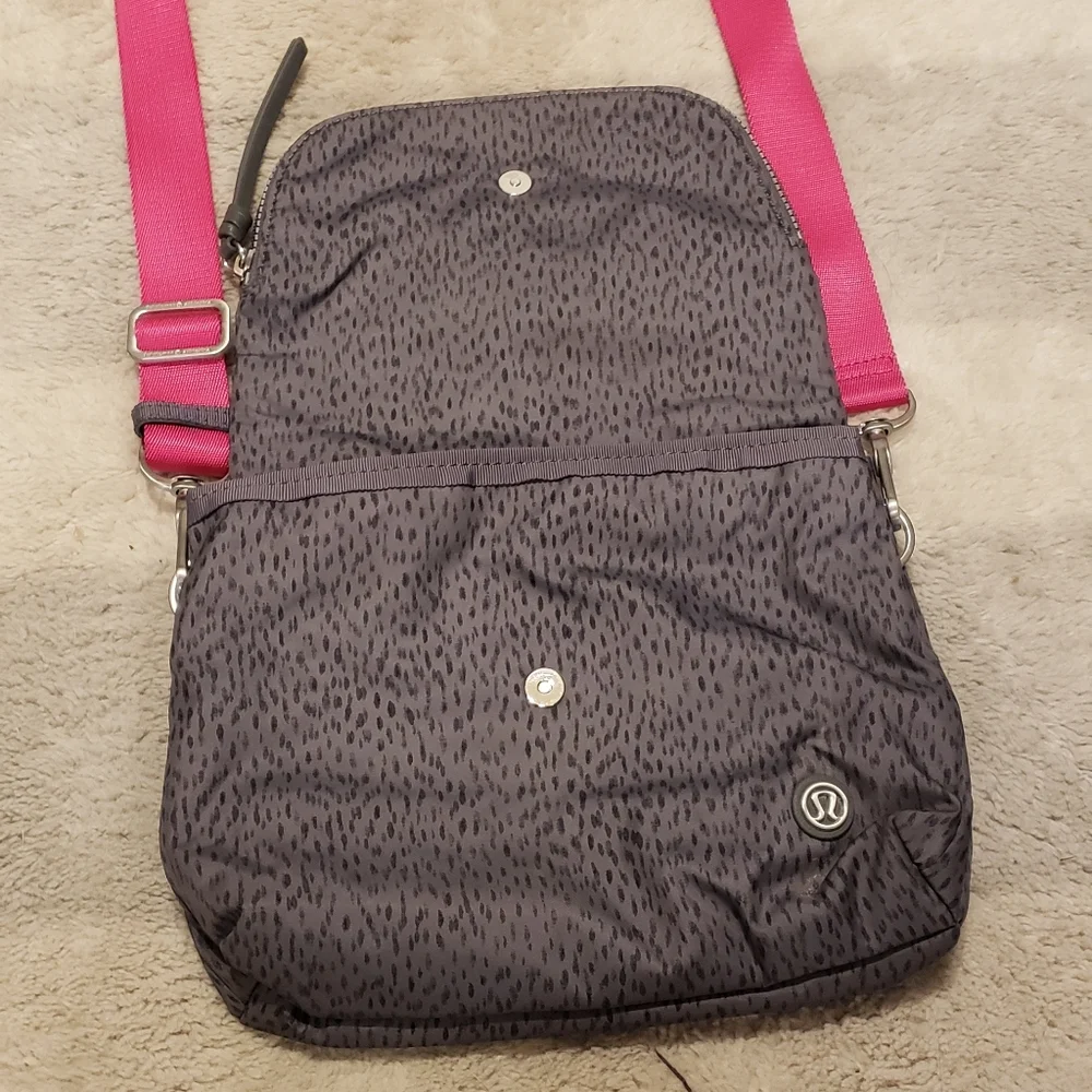 Lululemon Athletica Party Om bag